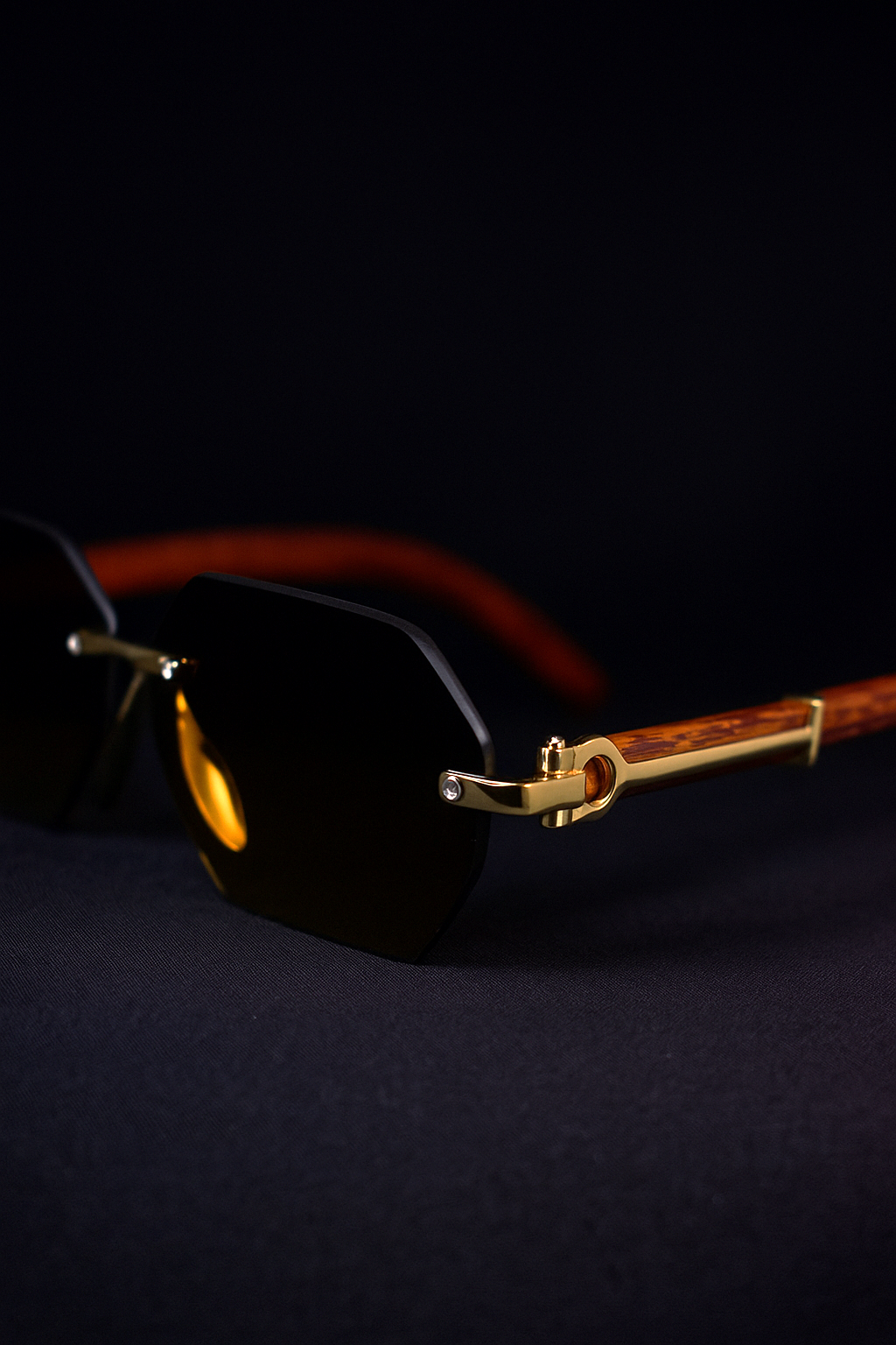Stylish Frameless Sunglasses with luxury look