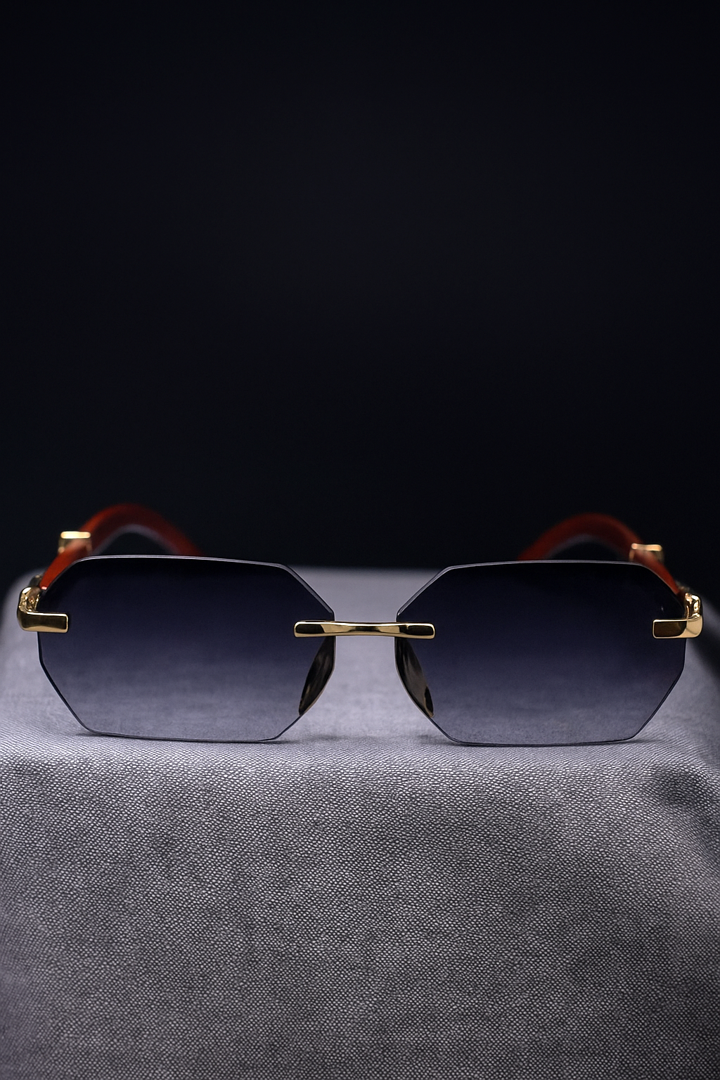 Stylish Frameless Sunglasses with luxury look