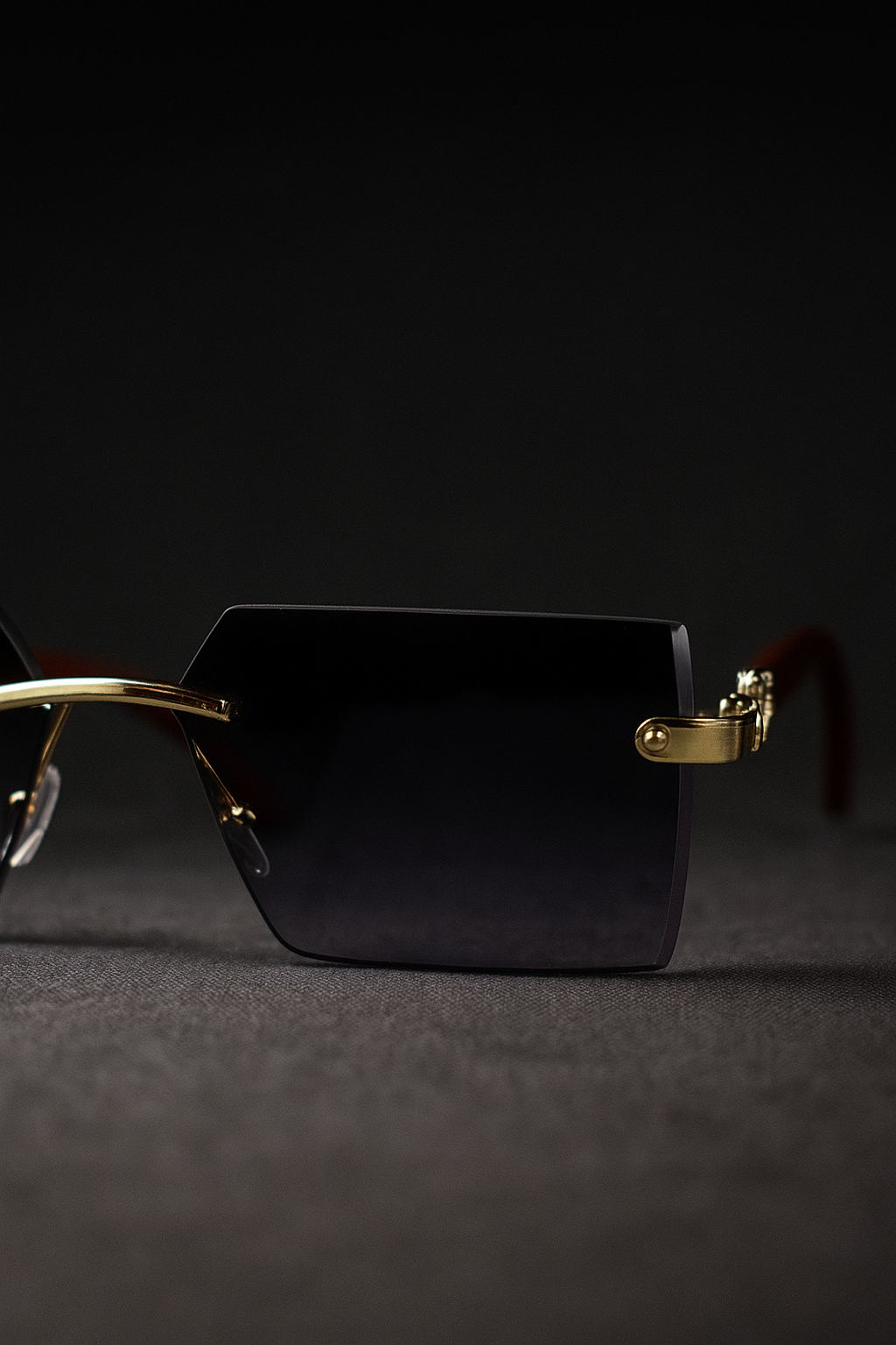 Trendy Lightweight Frameless Fashion Shades