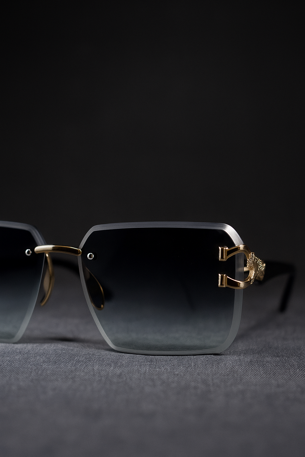 Luxury Frameless Sunglasses for Modern Style